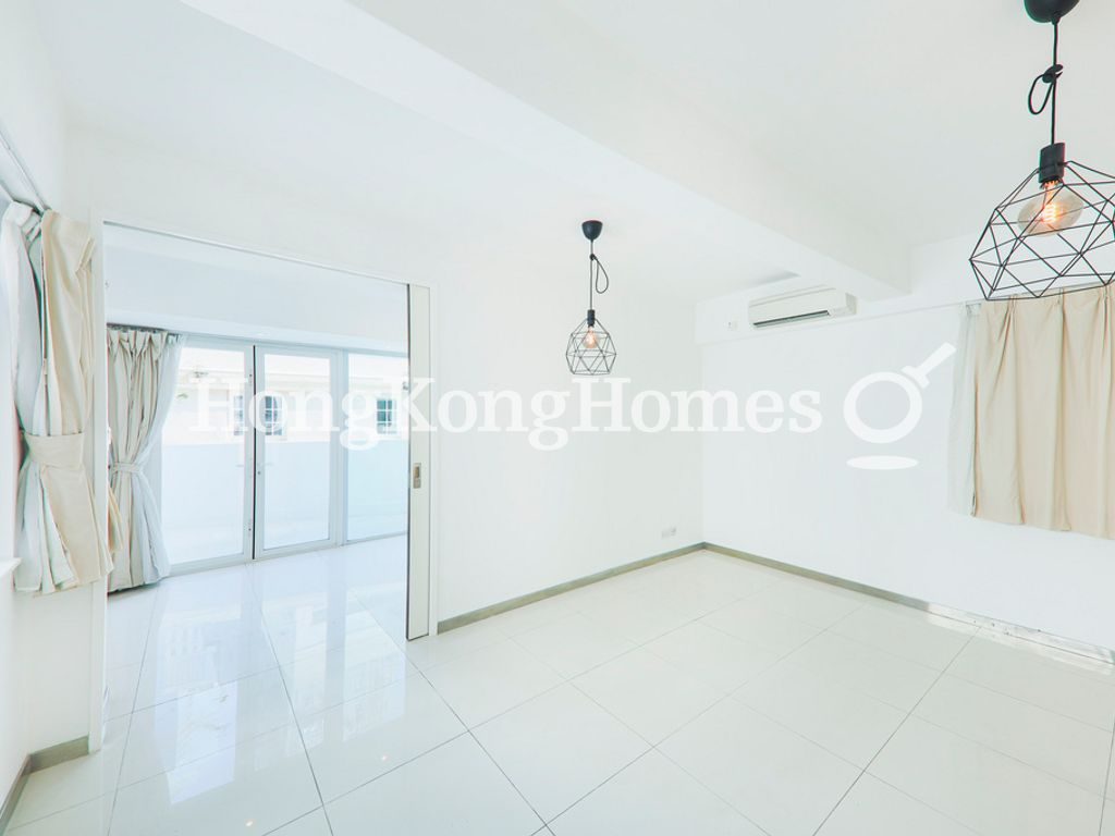Living and Dining Room — Elgin Street, 21, Central