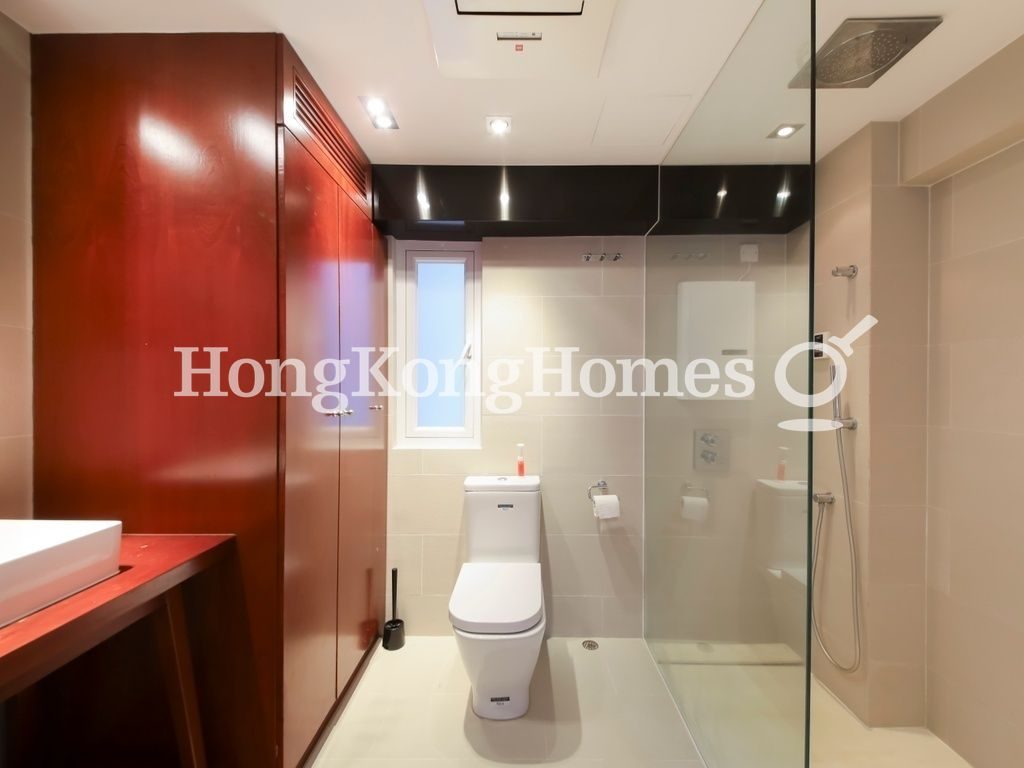 Bathroom — Sun Wise Mansion, Central