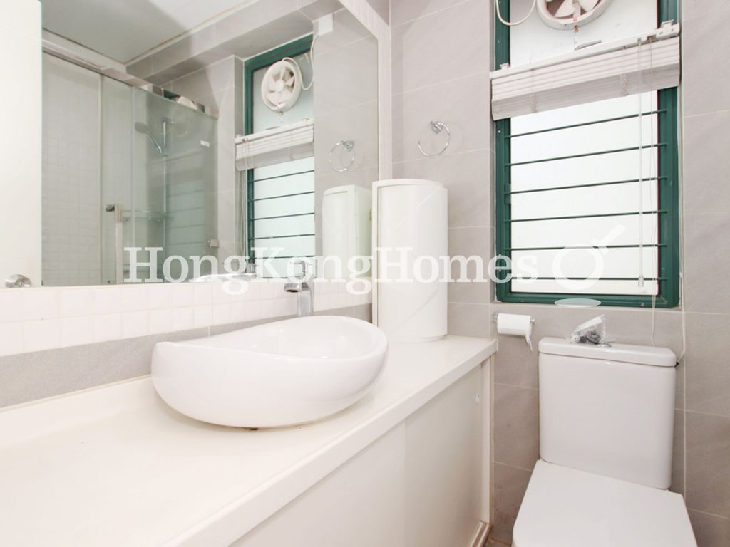 Guest Bathroom — Peaksville - Block 01, Mid-levels West