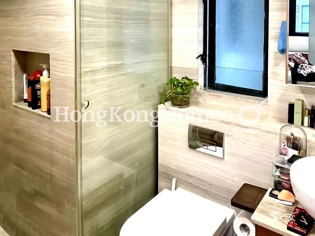 Bathroom — Vantage Park - Block 01, Mid-levels West