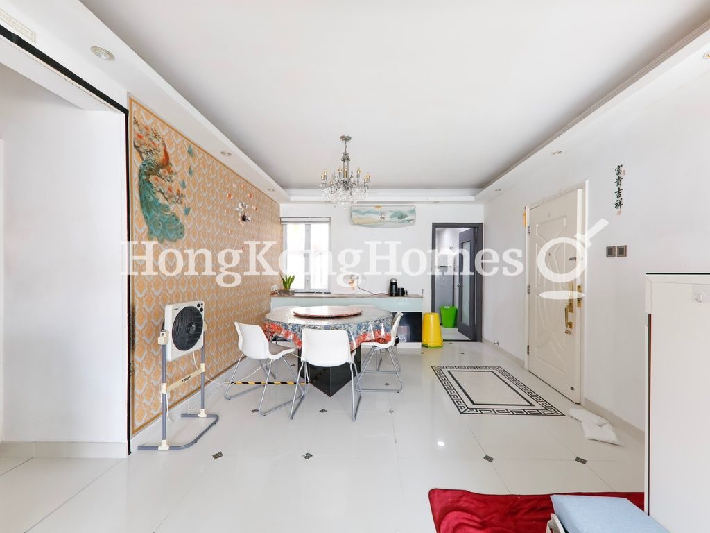 Living and Dining Room — Summit Court - Block D, North Point Hill