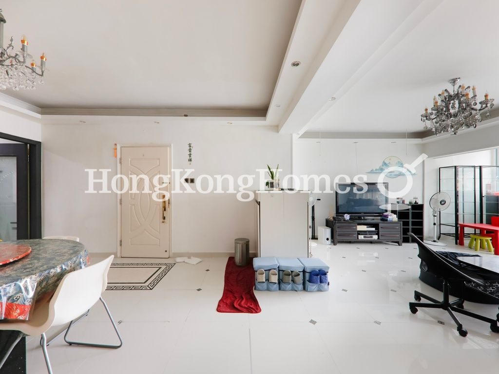 Living and Dining Room — Summit Court - Block D, North Point Hill
