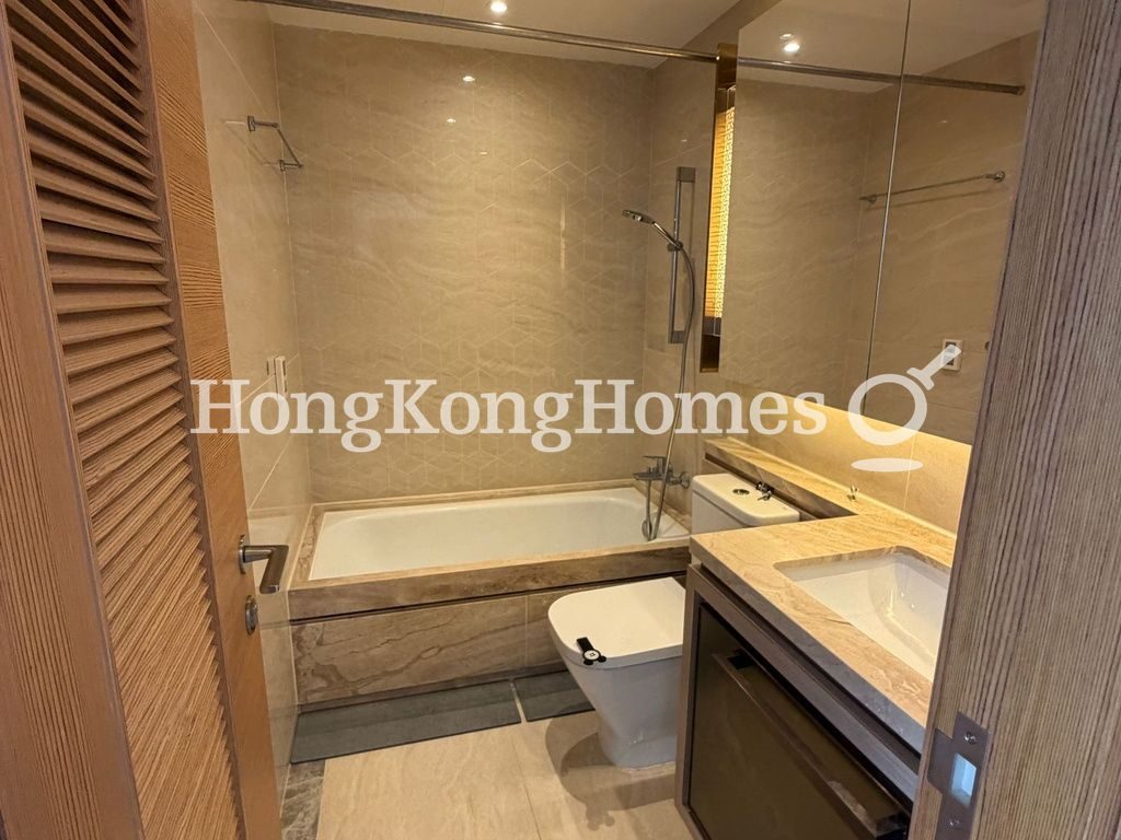 Guest Bathroom — 天寰 - 天海匯 - 第1座，九龍城區