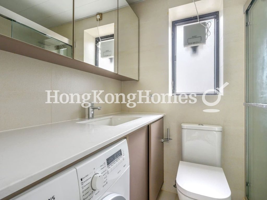 Bathroom — Scenic Rise, Mid-levels West
