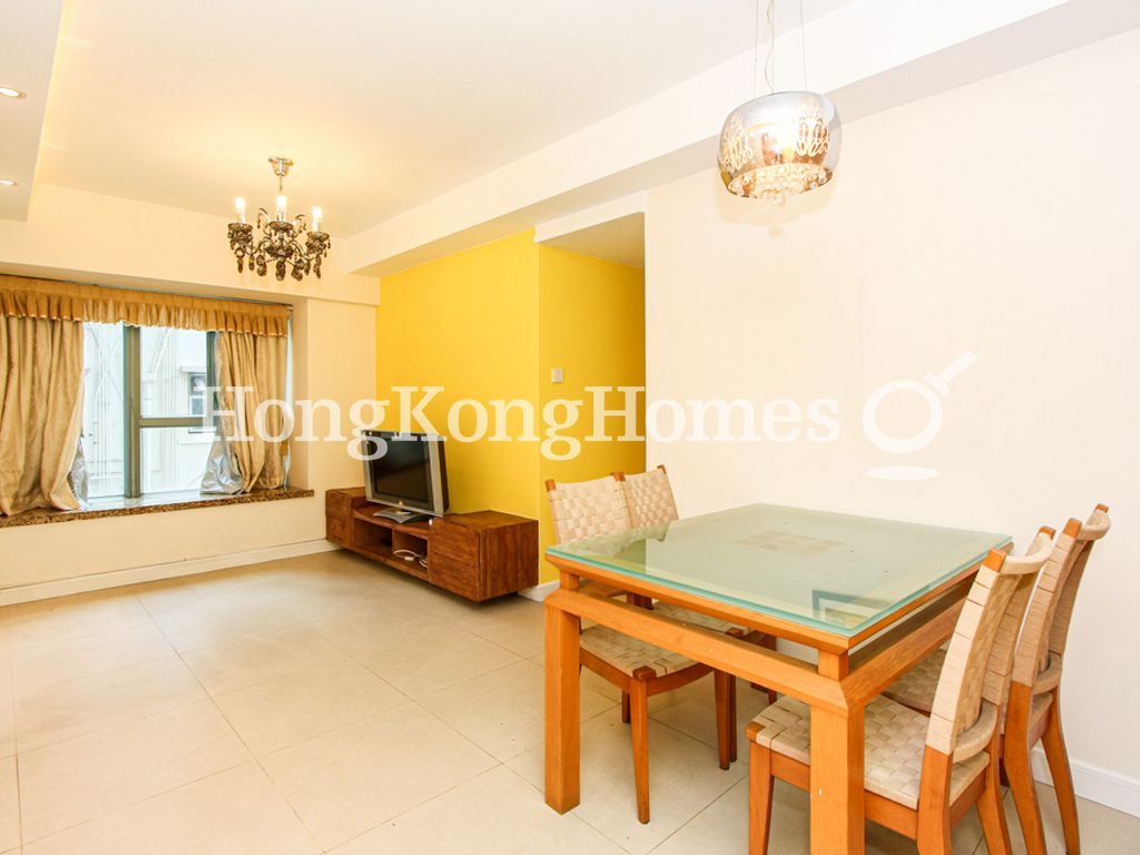 Living and Dining Room — Queen's Terrace - Tower 01, Sheung Wan