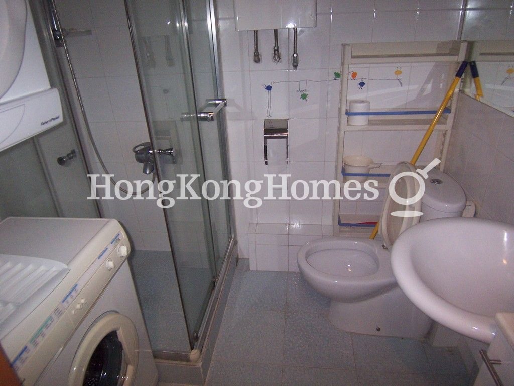 Guest Bathroom — Taikoo Shing - Han Kung Mansion, Taikoo Shing