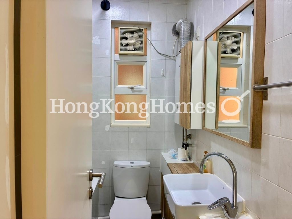 Bathroom — Tai Hang Terrace - Block B, Jardine's Lookout