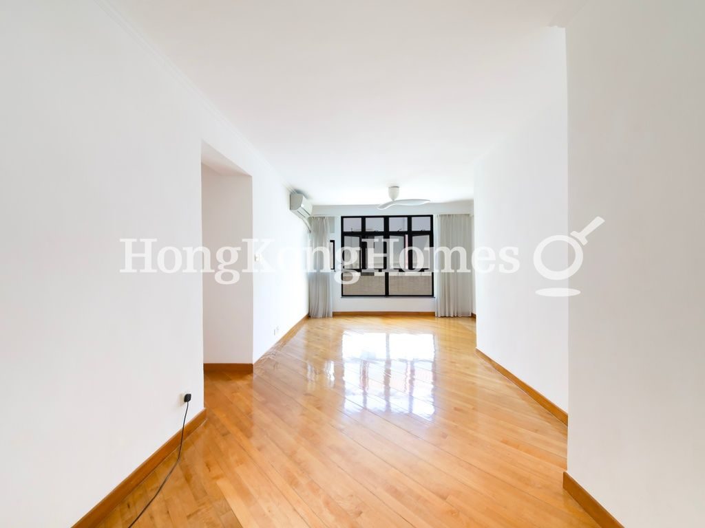 Living and Dining Room — CNT Bisney, Pokfulam