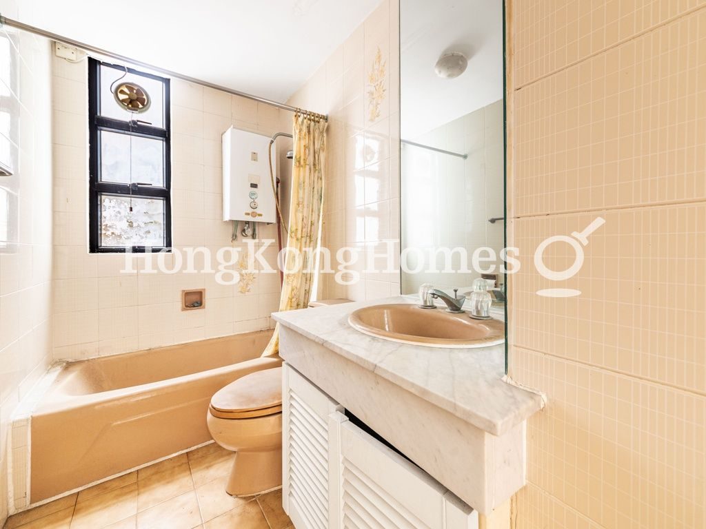 Guest Bathroom — Rowen Court, Mid-levels West