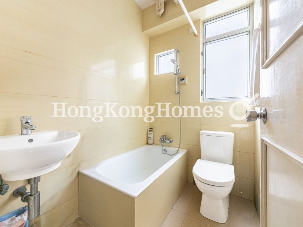 Master Bathroom — Sherwood Court, Mid-levels West