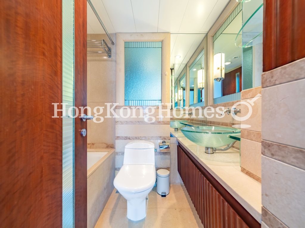Master Bathroom — 君臨天下 3座，尖沙咀