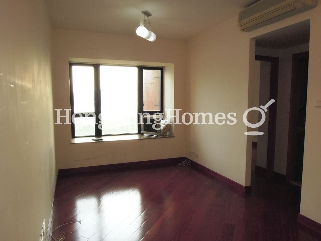 Living and Dining Room — The Arch - Block 1A (Sun Tower), Tsim Sha Tsui