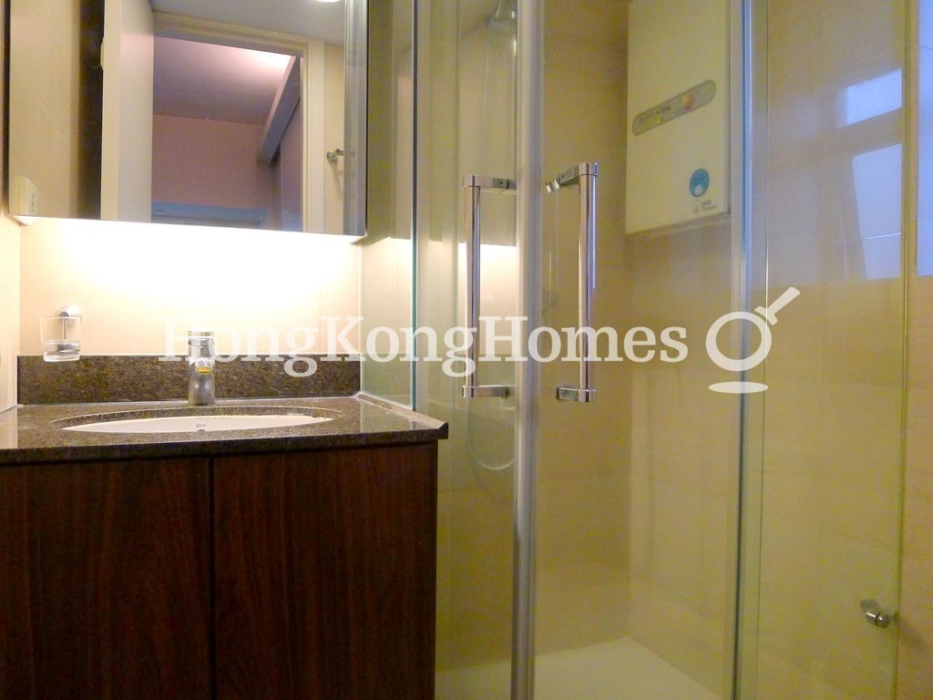 Master Bathroom — Monmouth Place, Mid-levels East