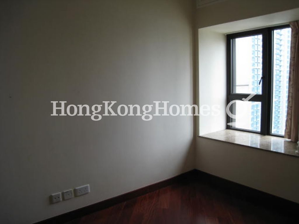 Master Bedroom — The Arch - Block 2 (Star Tower), Tsim Sha Tsui