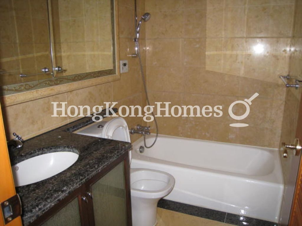 Guest Bathroom — The Arch - Block 2 (Star Tower), Tsim Sha Tsui