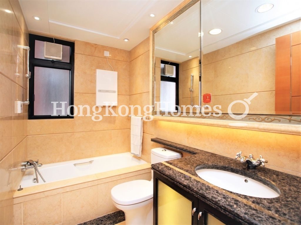 Guest Bathroom — The Arch - Block 2 (Star Tower), Tsim Sha Tsui