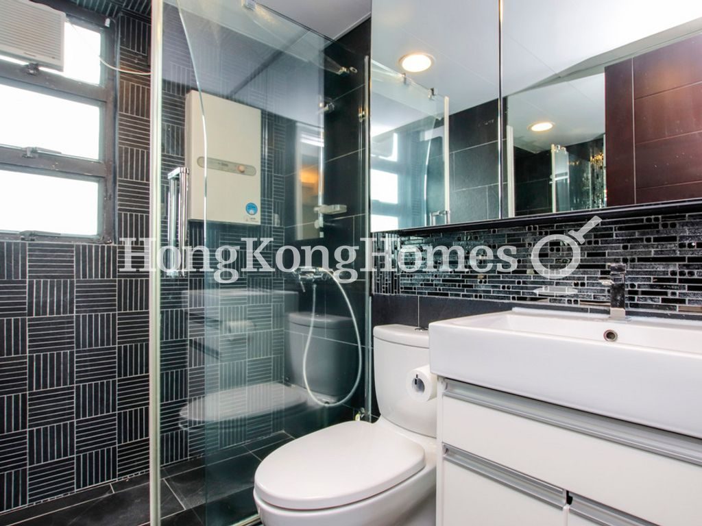 Guest Bathroom — Fairview Height, Mid-levels West