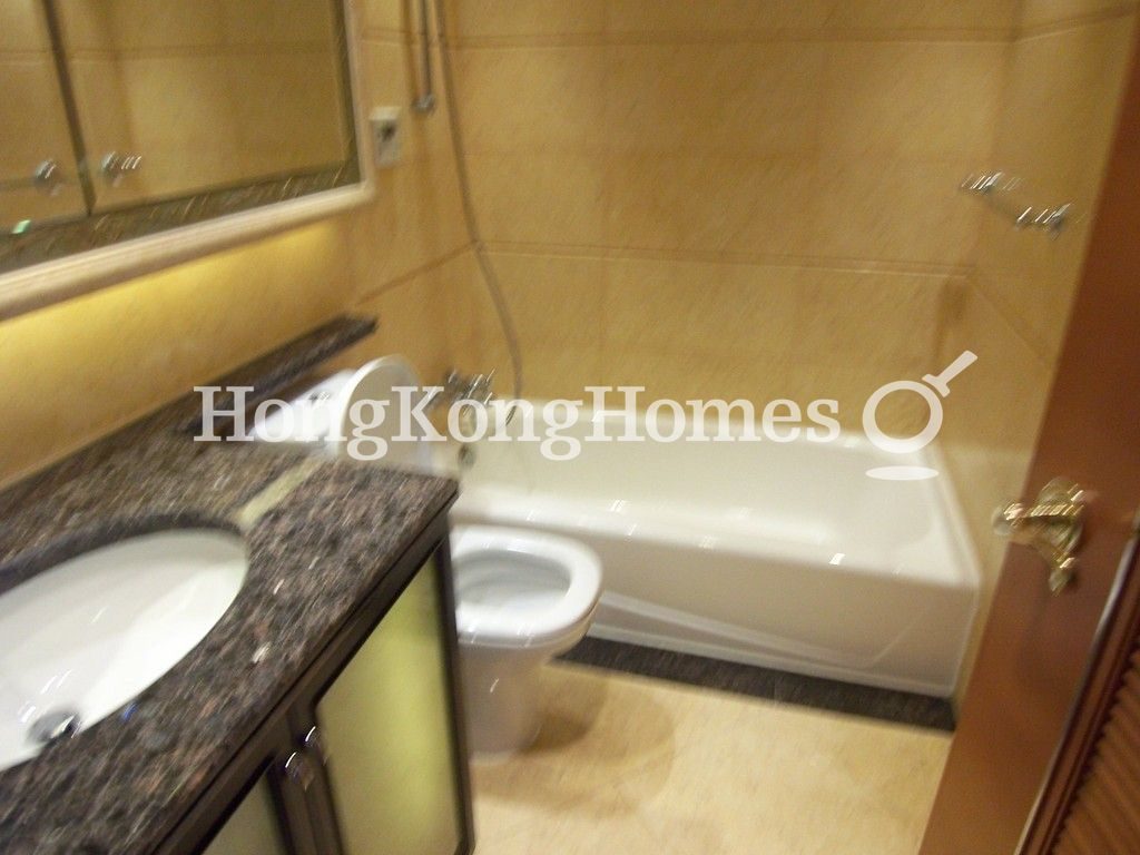 Guest Bathroom — The Arch - Block 2 (Star Tower), Tsim Sha Tsui