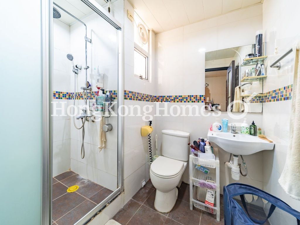 Guest Bathroom — Hillview Garden, Western / Kennedy Town