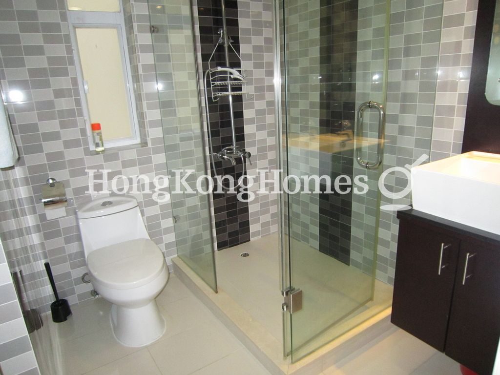 Second Ensuite Bathroom — Hing Keng Shek, 1-73, Sai Kung