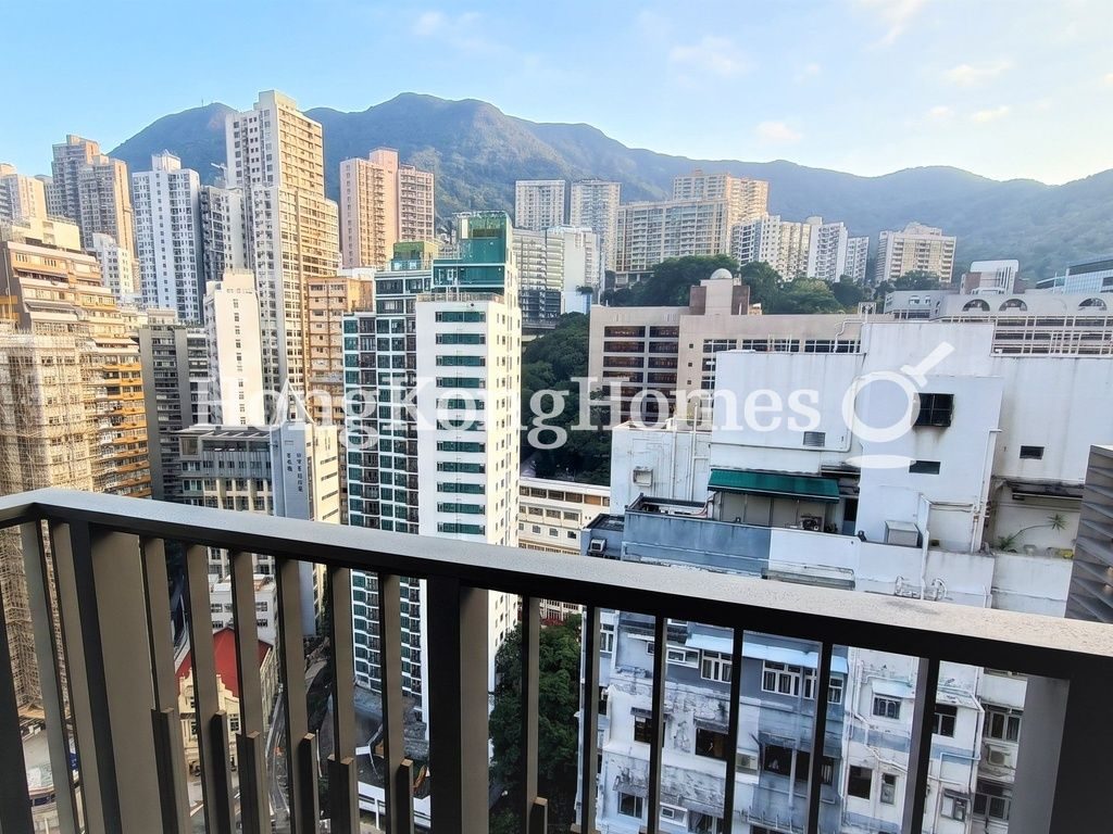 Balcony off Master Bedroom — 高士台 - 第2座，西半山