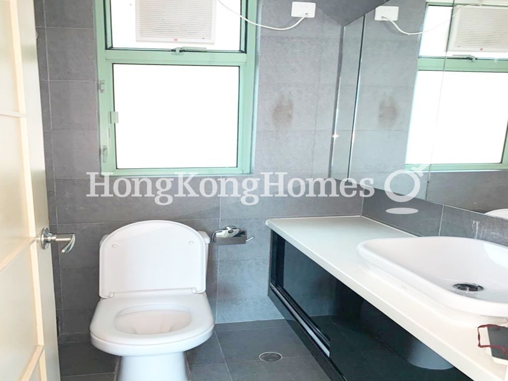 Guest Bathroom — Royal Court, Mid-levels Central