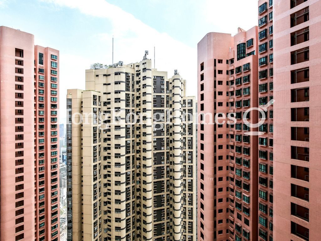 Hillsborough Court - Block 02
