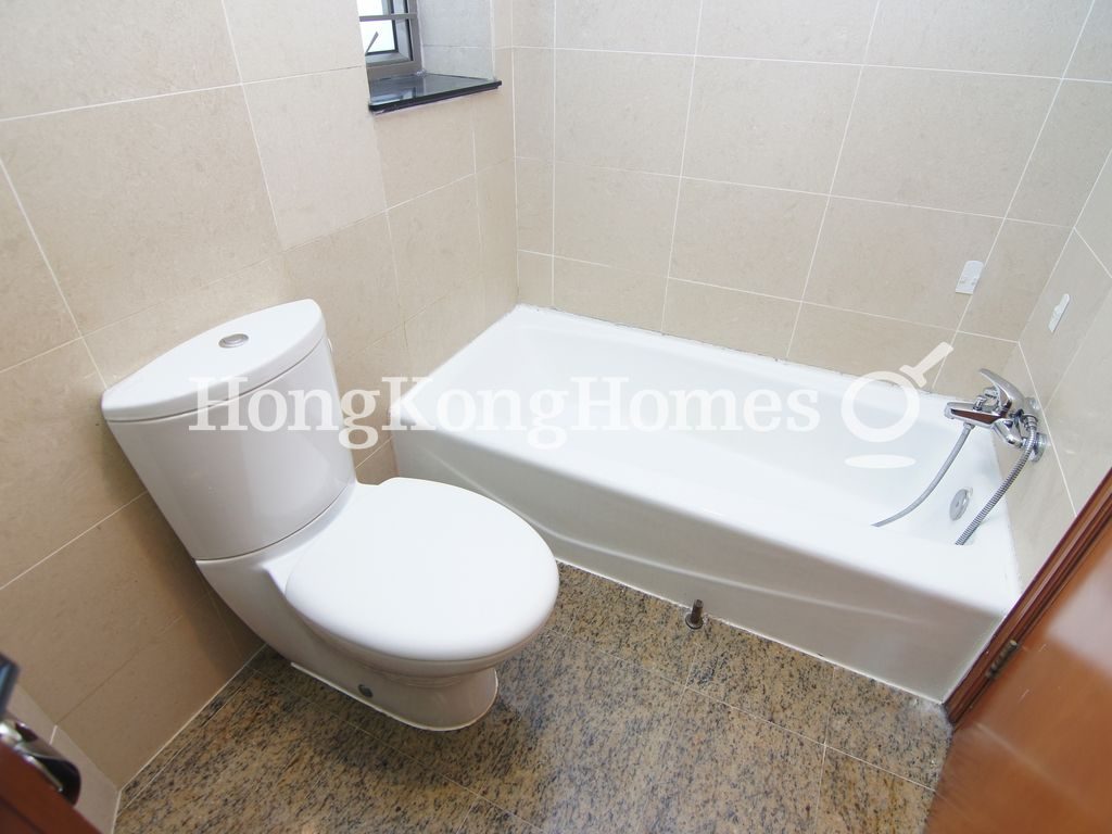 Master Bathroom — Sorrento Tower - 3, Tsim Sha Tsui