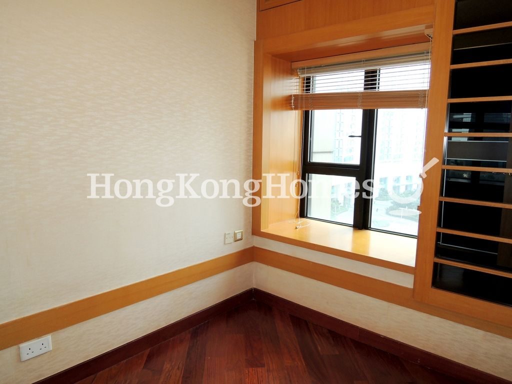 Master Bedroom — The Arch - Block 2 (Star Tower), Tsim Sha Tsui
