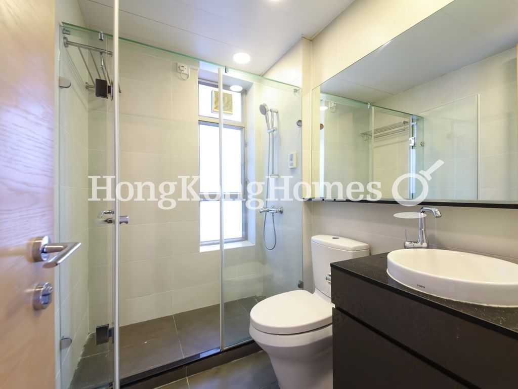 Guest Bathroom — Island Crest - Tower 1, Sai Ying Pun