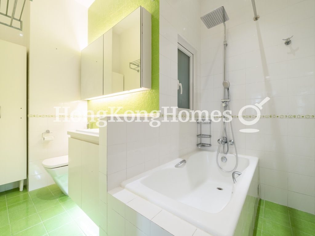 Guest Bathroom — 雅鑾閣，薄扶林