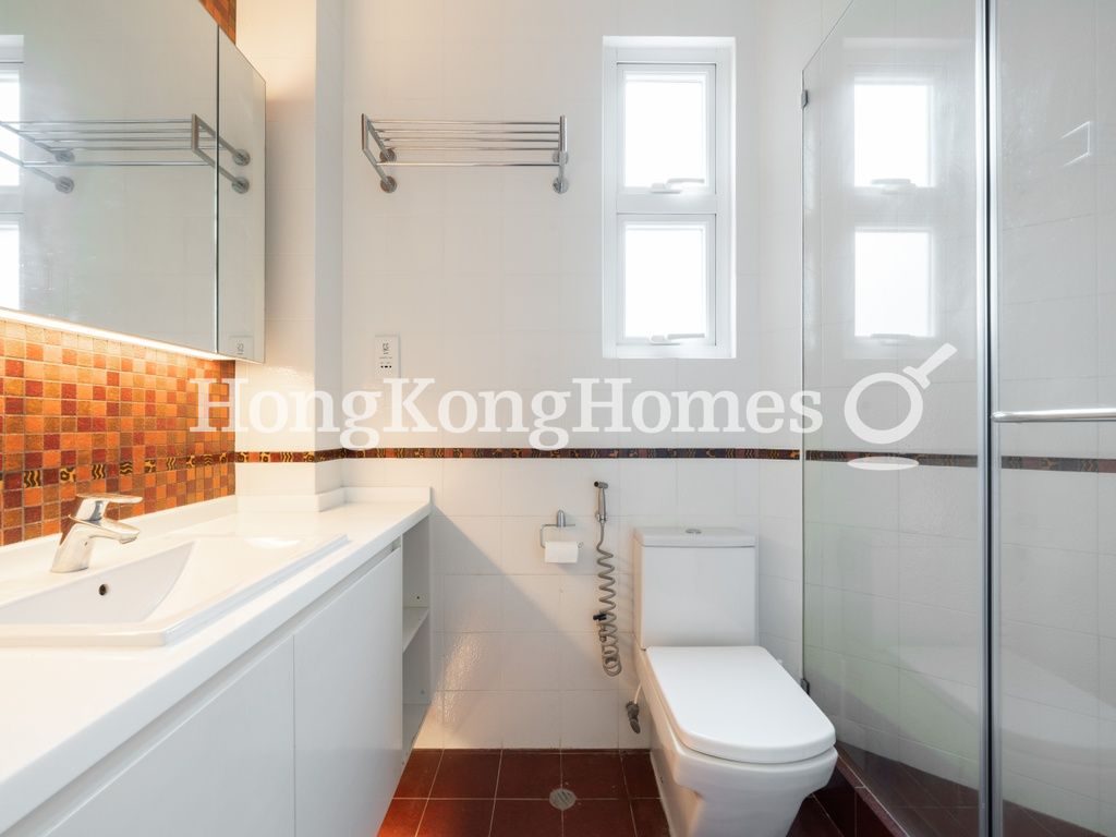 Master Bathroom — 雅鑾閣，薄扶林