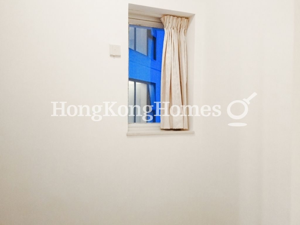 Maid's Room — Island Lodge, North Point