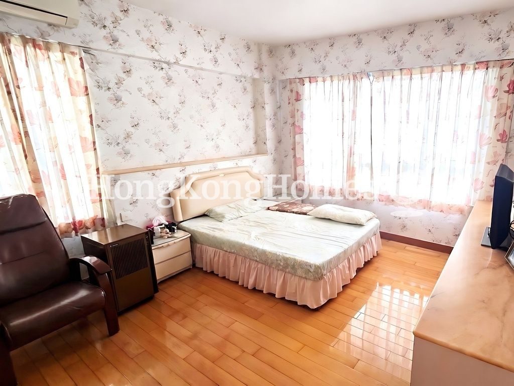 Master Bedroom — Woodland Gardens - Block C-D, Mid-levels West