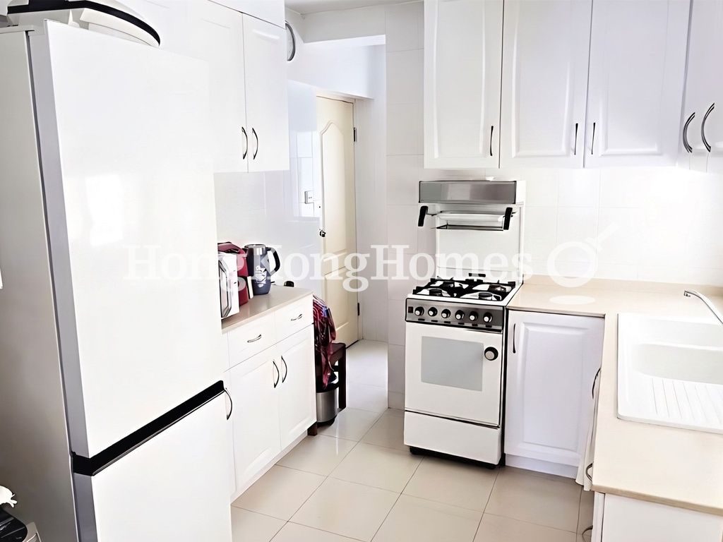 Kitchen — Woodland Gardens - Block C-D, Mid-levels West