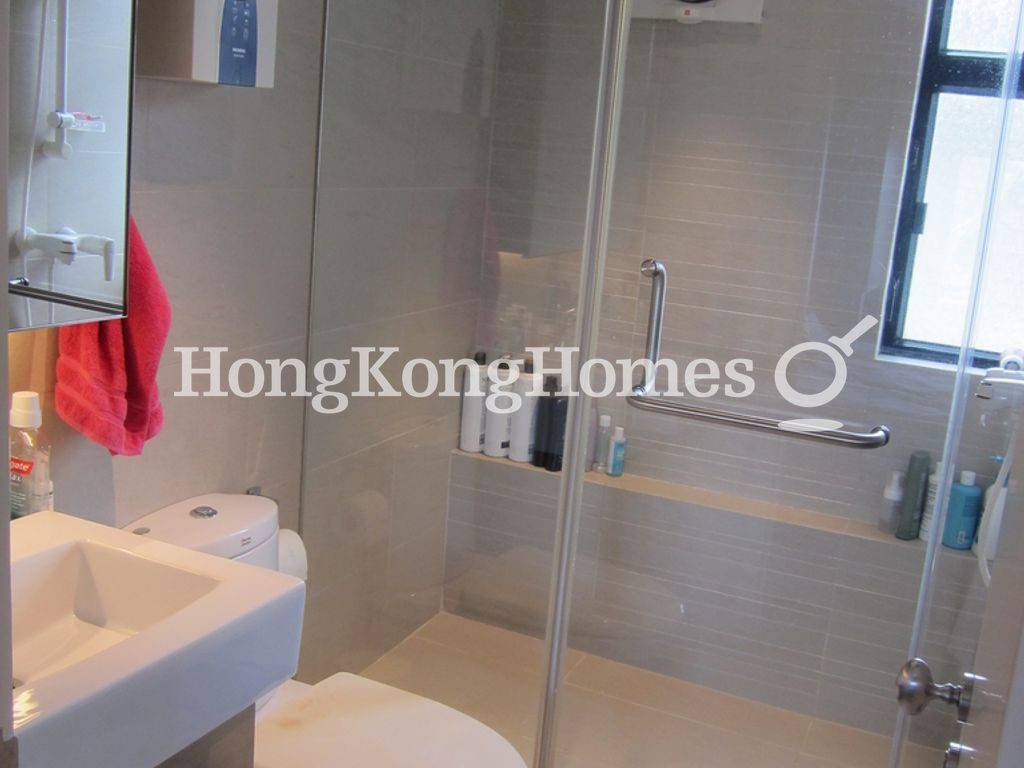 Master Bathroom — Lyttelton Garden - Block 02, Mid-levels West