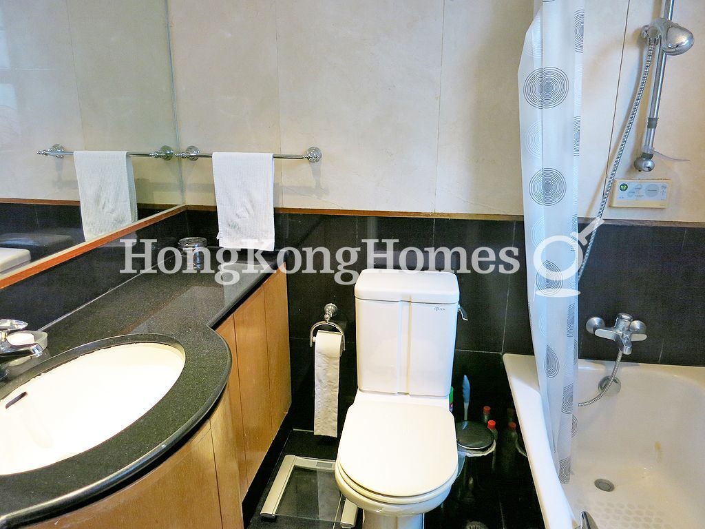 Master Bathroom — Stanford Villa - Block 04, Stanley
