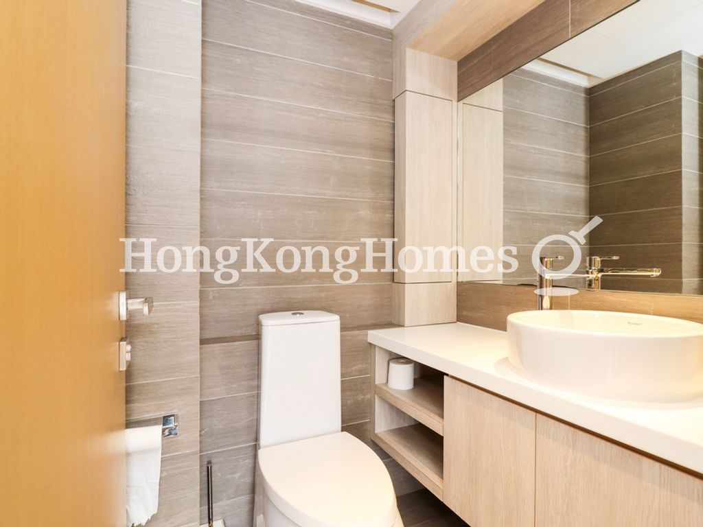 Guest Bathroom — CentrePoint, Central