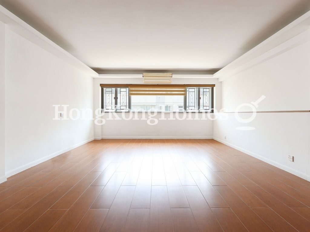 Living and Dining Room — Parisian, Stanley