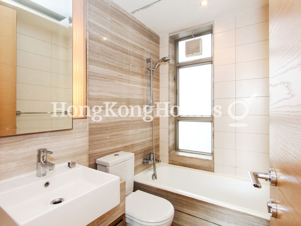 Guest Bathroom — Island Crest - Tower 1, Sai Ying Pun