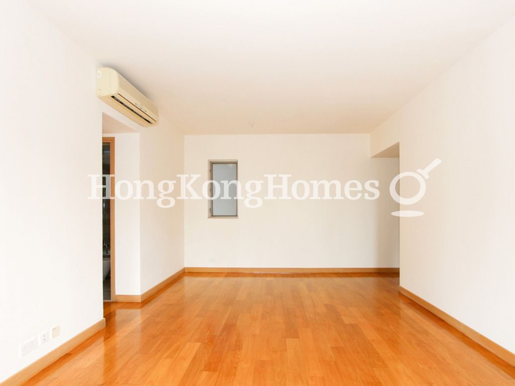 Living and Dining Room — Island Crest - Tower 1, Sai Ying Pun