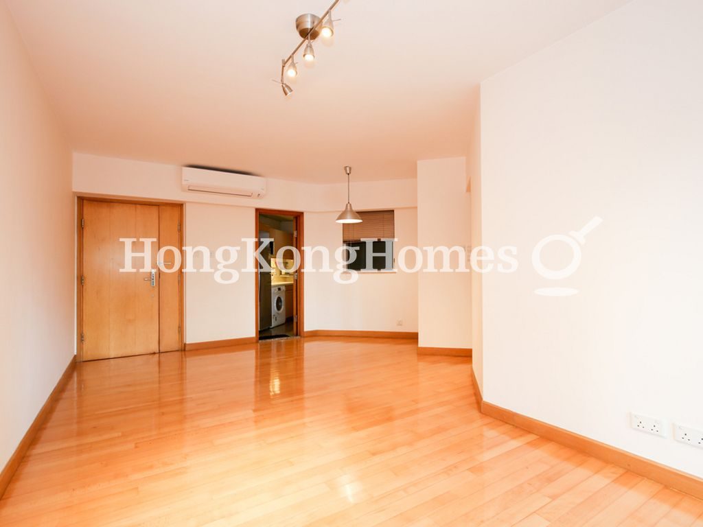 Living and Dining Room — The Waterfront - Block 02, Tsim Sha Tsui