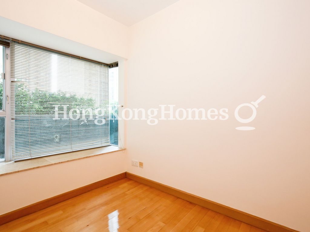 Third Bedroom — The Waterfront - Block 02, Tsim Sha Tsui