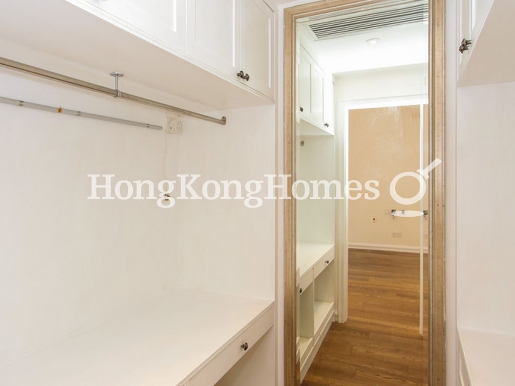 Walk-in Closet in Master Bedroom — Hong Kong Parkview - Tower 05, Repulse Bay