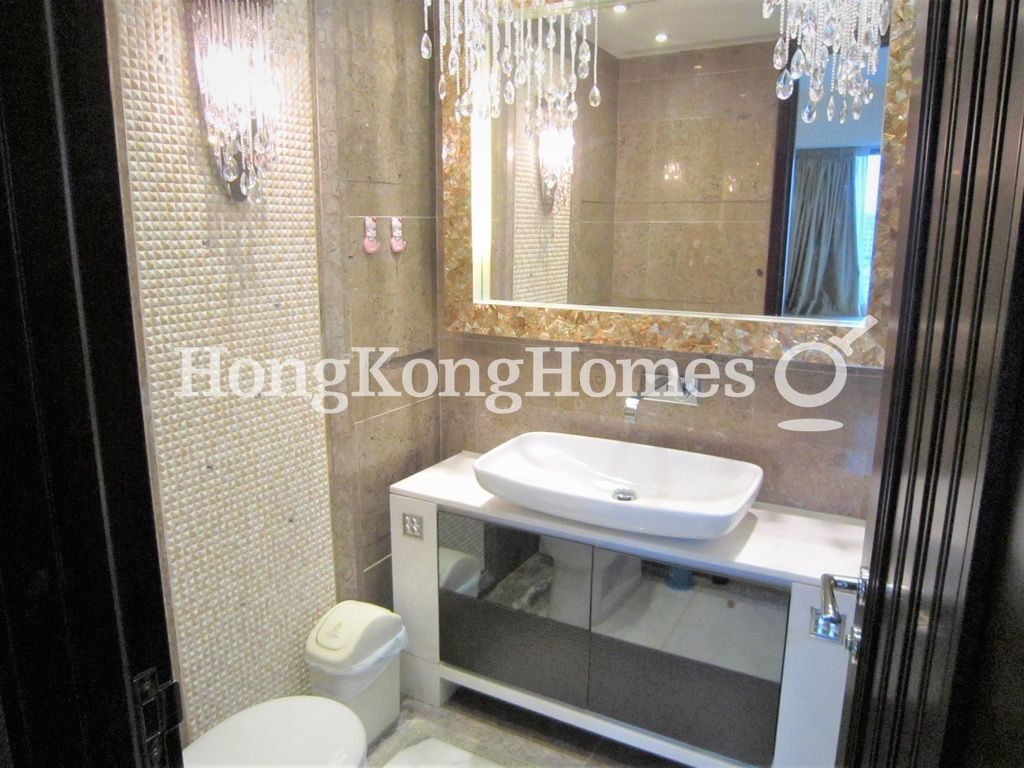 Master Bathroom — Celestial Heights-Phase 2-Celestial Avenue No. 23, Ho Man Tin / Waterloo Road