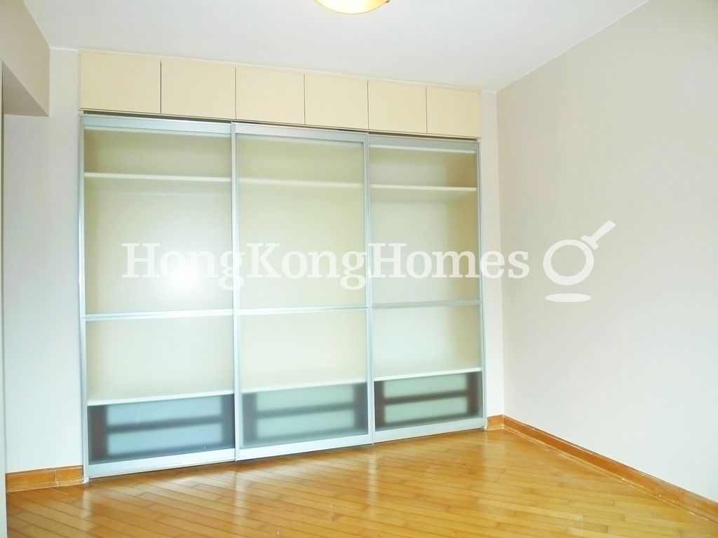 Built-in Wardrobe in Master Bedroom — The Belcher's - Block 6, Pokfulam
