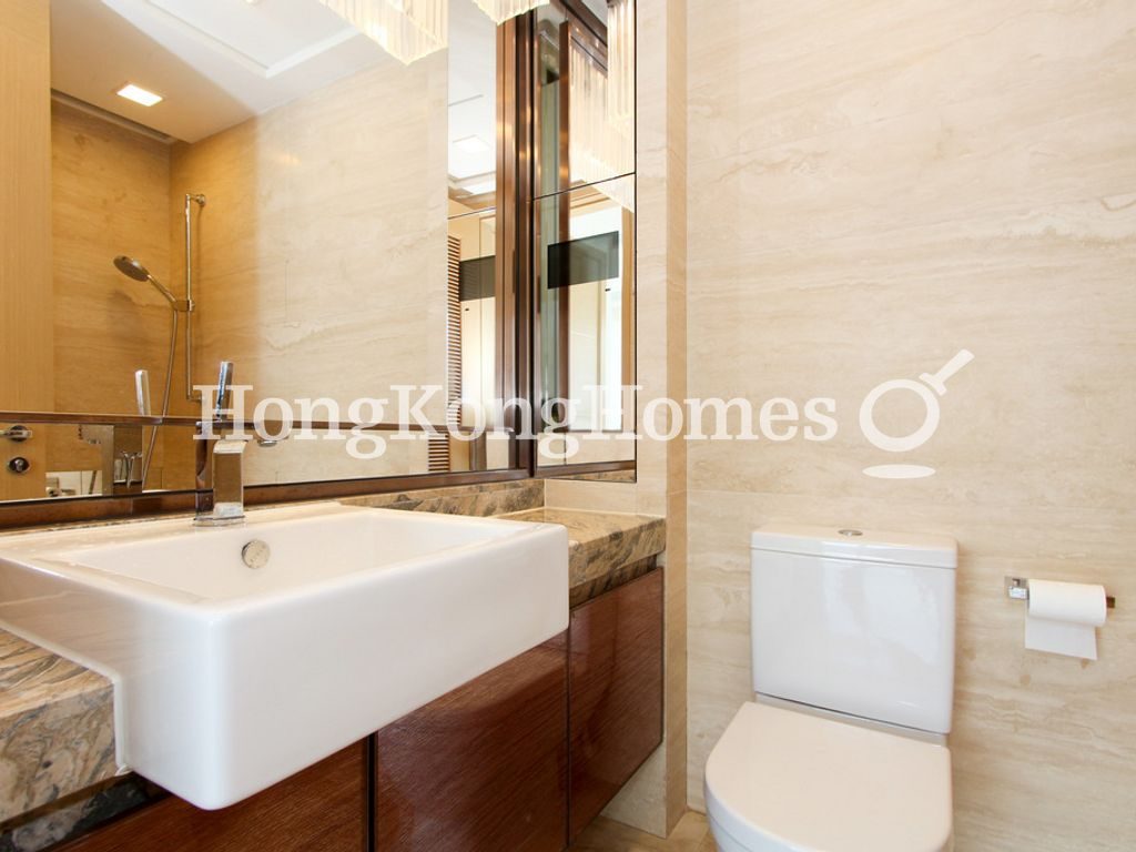 Master Bathroom — Larvotto - Block 8, Ap Lei Chau