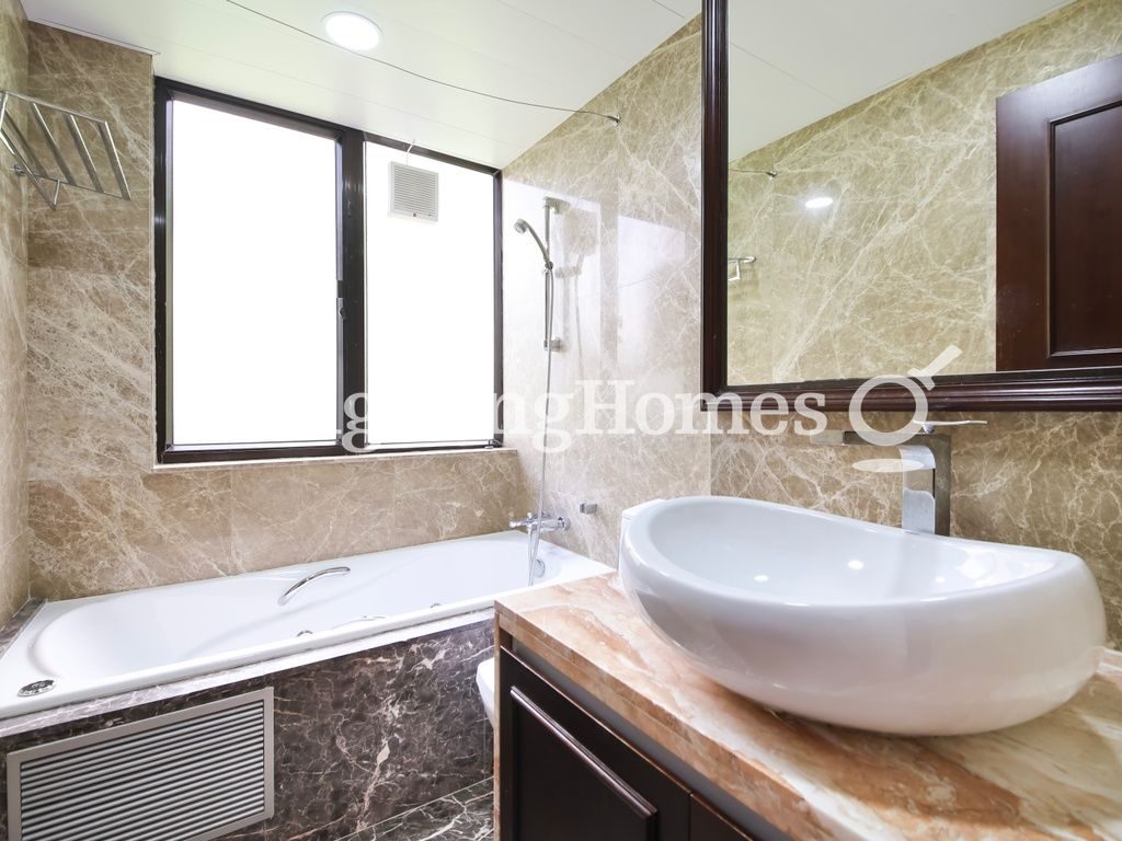Master Bathroom — South Bay Towers, Repulse Bay