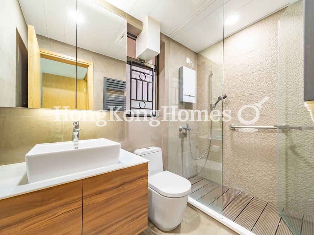 Master Bathroom — The Belcher's - Block 5, Pokfulam