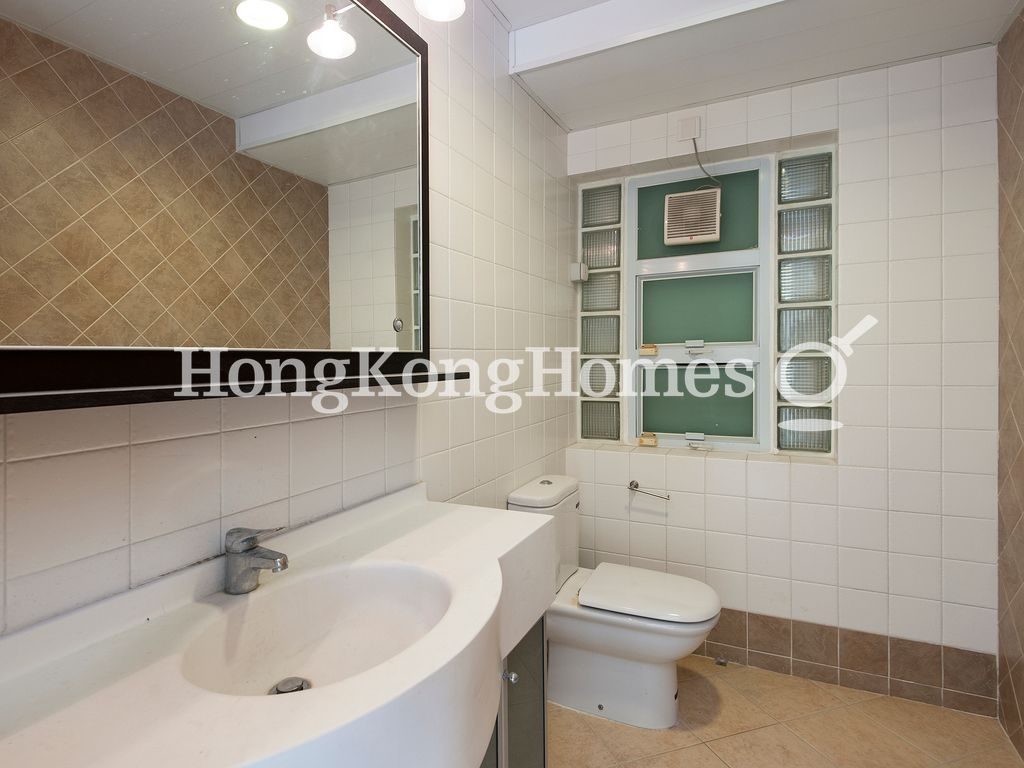 Master Bathroom — 甘樹小築，西貢